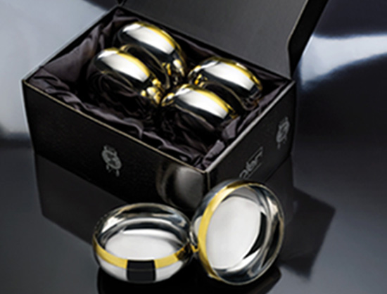 Masterpiece Collection glāžu servīzes tiek iesaiņotas elegantā dāvanu kastē.