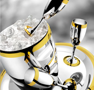 Parasti šampanietis tiek pasniegts viesiem spainītī ar ledu.