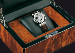 Philip Zepter pulksteņi ir pieejami modernu pulksteņu kolekcijās ierobežotā daudzumā, kuras tiek modelētas un izgatavotas Šveicē – precizitātes un kvalitātes zemē.
